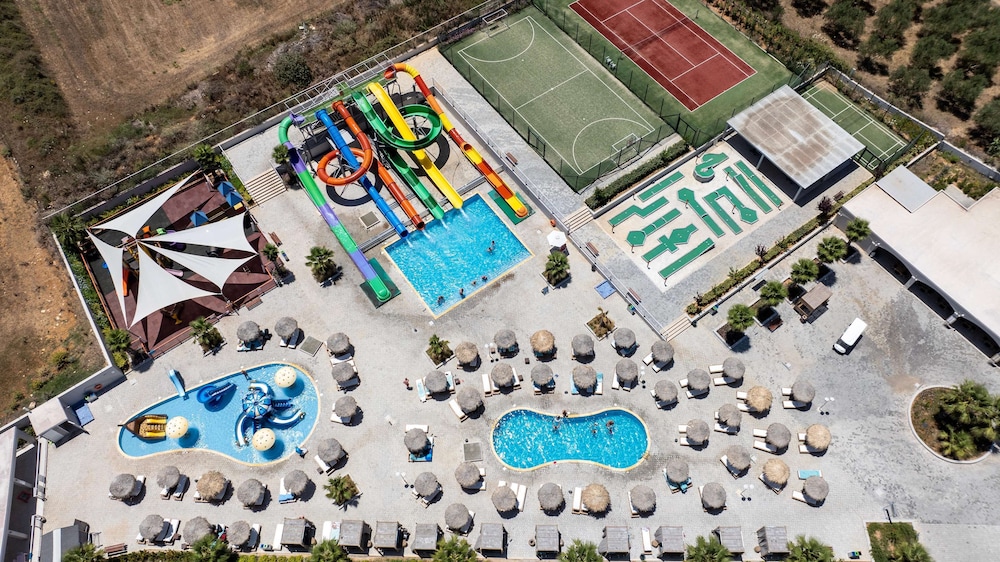Anemos Luxury Grand Resort — Sports & recreation in Georgioupolis