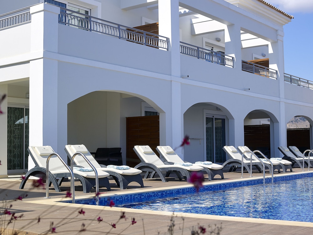 Anemos Luxury Grand Resort — Hotel building in Georgioupolis