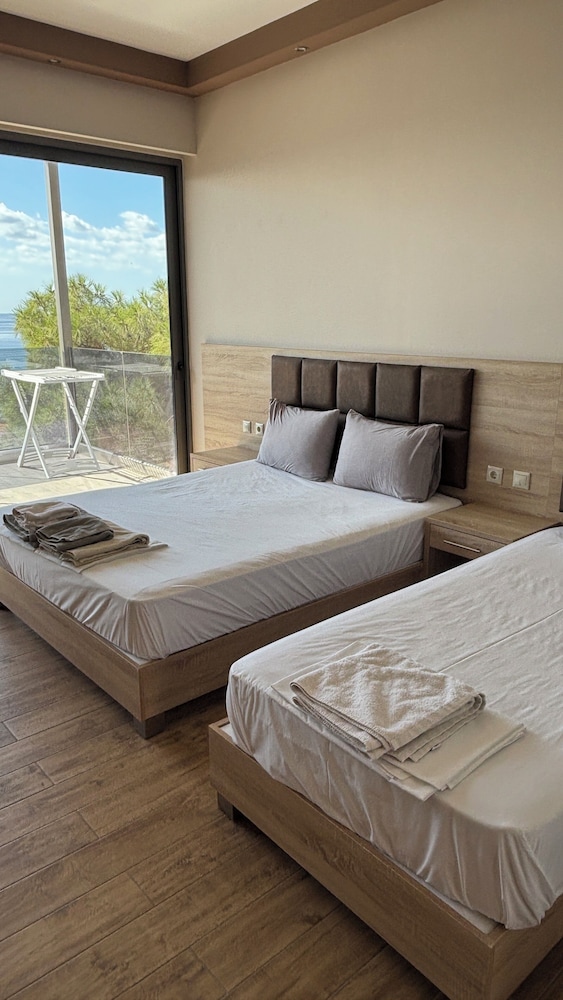 Coralli Apartments — Hotel rooms in Pefkos, South Aegean