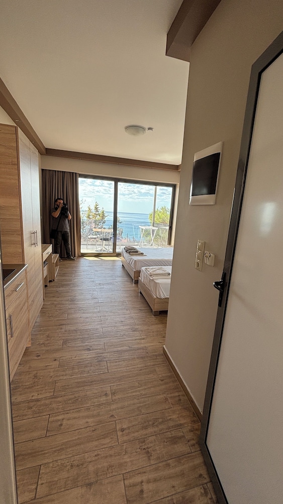 Coralli Apartments — Hotel rooms in Pefkos, South Aegean