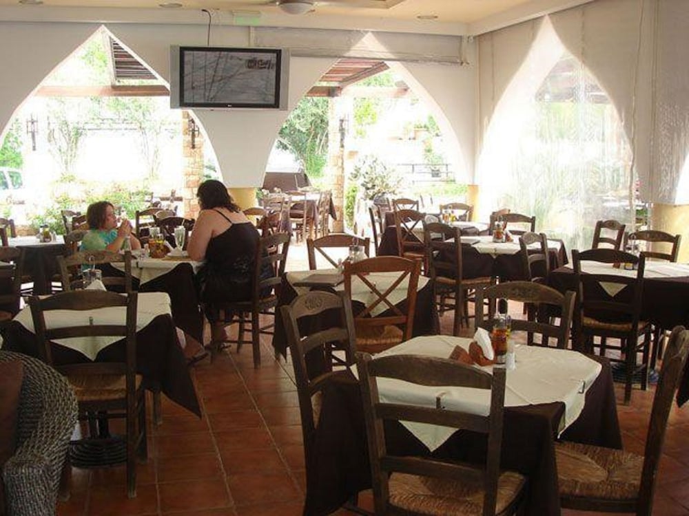 Coralli Apartments — Restaurant & bars in Pefkos, South Aegean