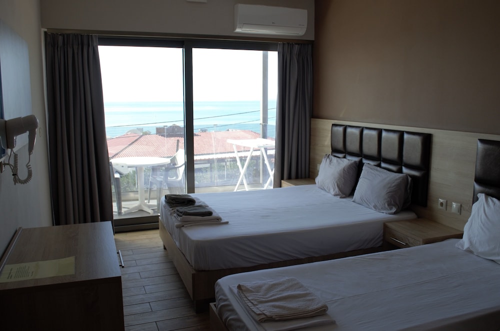 Coralli Apartments — Hotel rooms in Pefkos, South Aegean