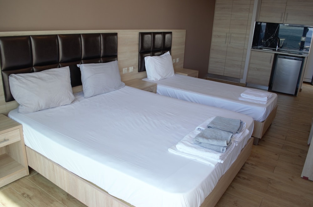Coralli Apartments — Hotel rooms in Pefkos, South Aegean