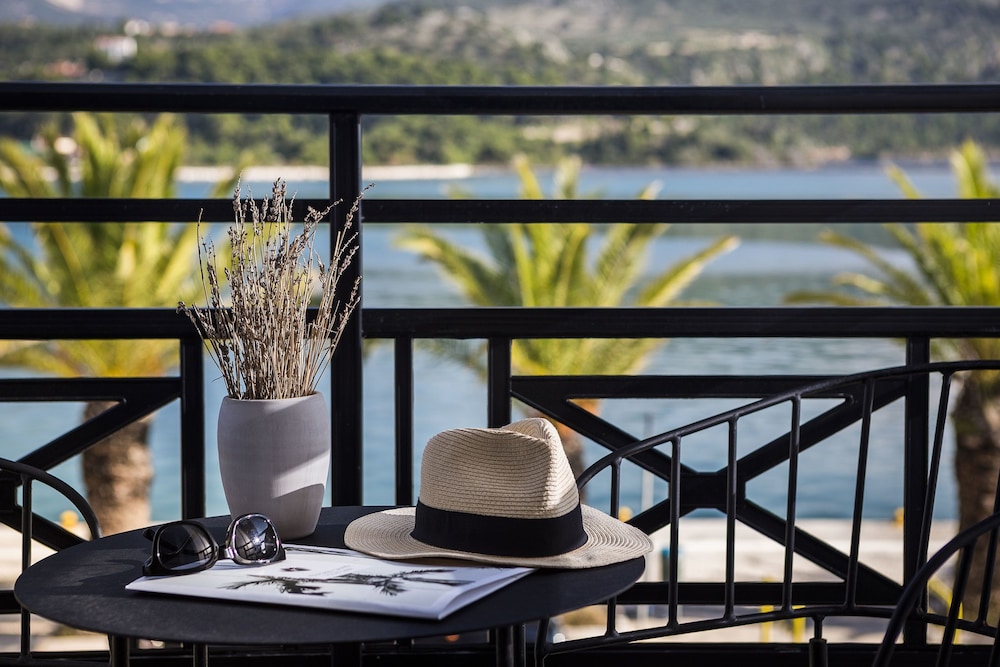 Kefalonia Grand Hotel — Hotel rooms in Argostoli, Ionian Islands