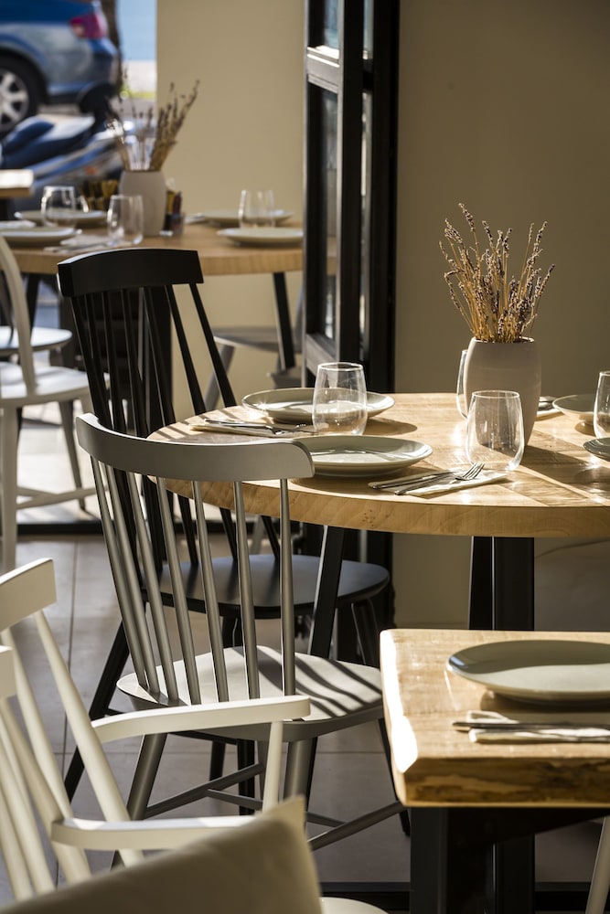 Kefalonia Grand Hotel — Restaurant & bars in Argostoli, Ionian Islands