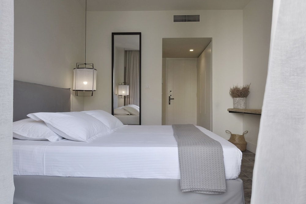 Kefalonia Grand Hotel — Hotel rooms in Argostoli, Ionian Islands