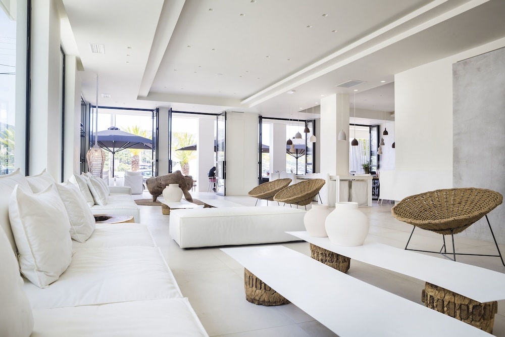 Kefalonia Grand Hotel — Restaurant & bars in Argostoli, Ionian Islands