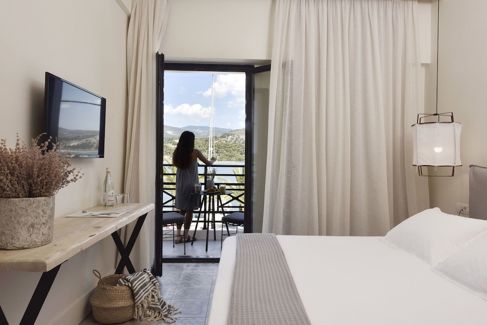 Kefalonia Grand Hotel — Hotel rooms in Argostoli, Ionian Islands
