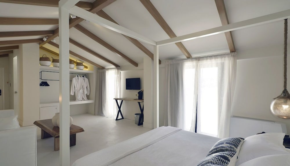 Kefalonia Grand Hotel — Hotel rooms in Argostoli, Ionian Islands