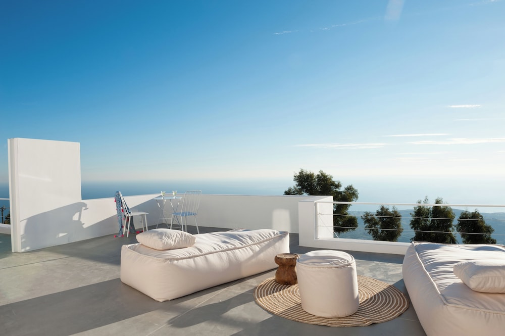 Santorini Heights — Hotel building in Perissa, South Aegean