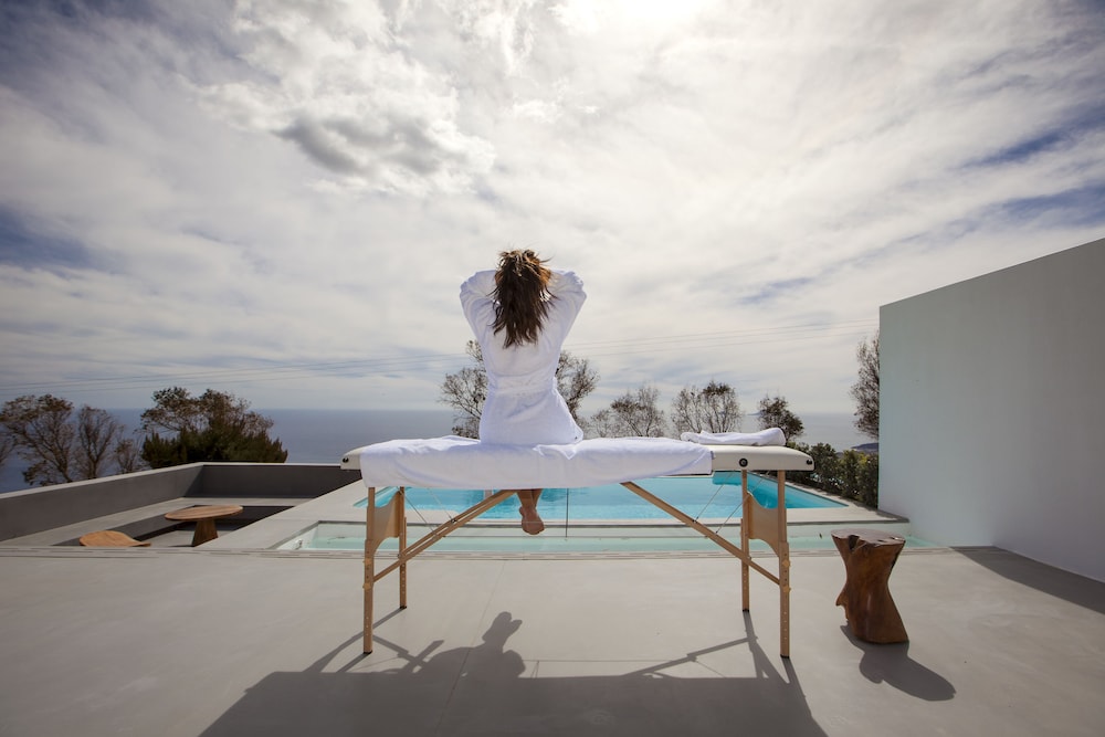 Santorini Heights — Spa in Perissa, South Aegean