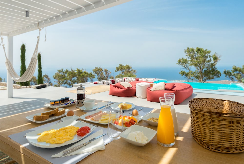 Santorini Heights — Restaurant & bars in Perissa, South Aegean