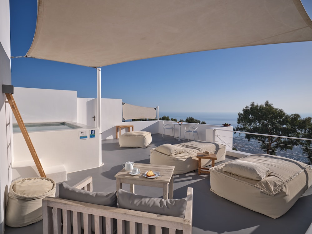 Santorini Heights — Hotel building in Perissa, South Aegean