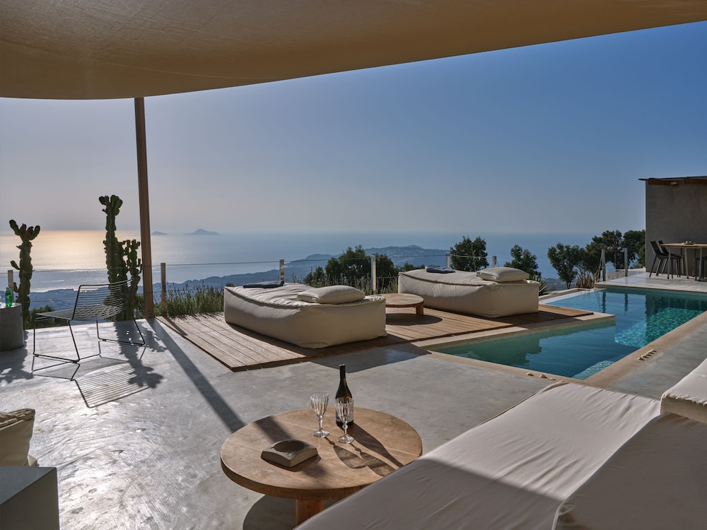 Santorini Heights — Swimming pool in Perissa, South Aegean