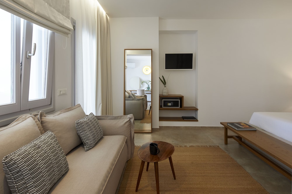 Orabel Suites — Hotel rooms in Aghios Georgios (Santorini), South Aegean