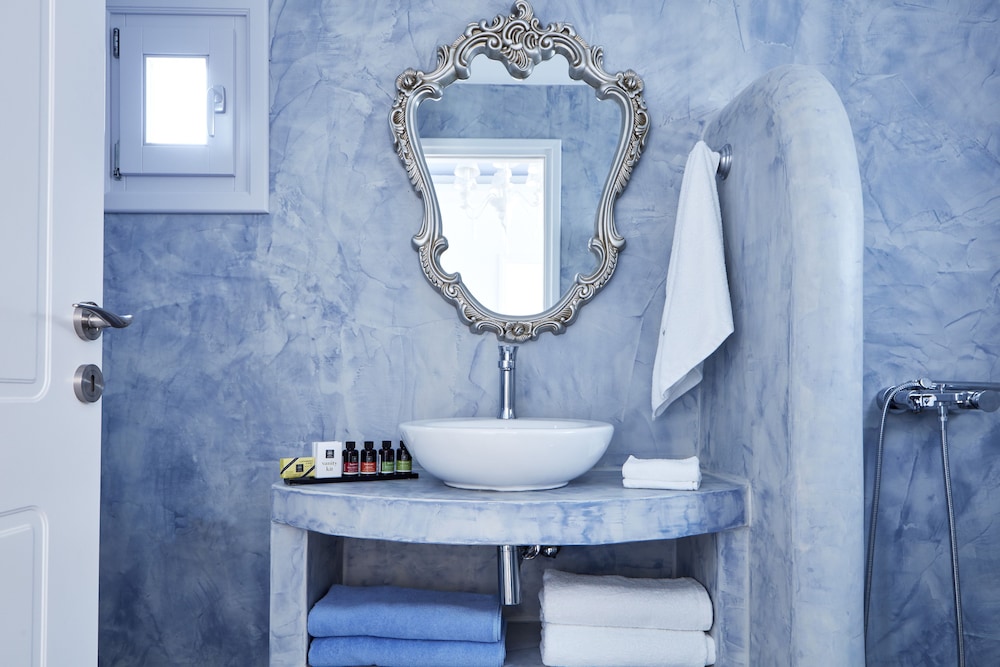 Orabel Suites — Hotel rooms in Aghios Georgios (Santorini), South Aegean