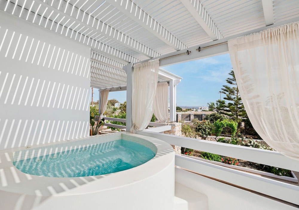 Orabel Suites — Hotel rooms in Aghios Georgios (Santorini), South Aegean