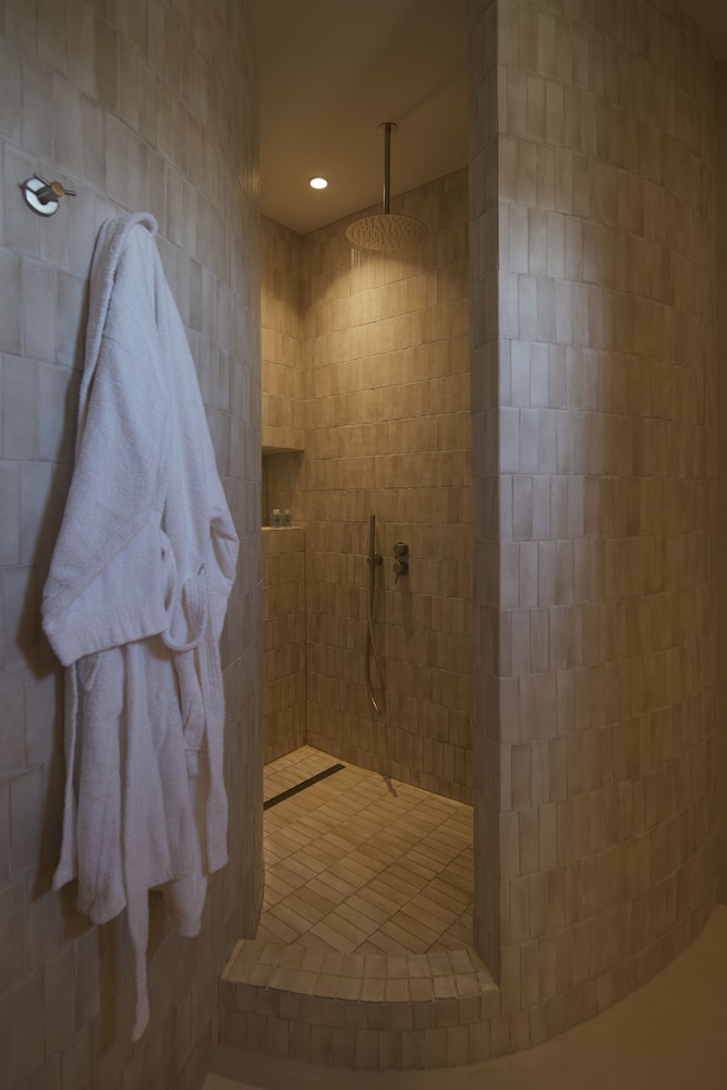 Orabel Suites — Hotel rooms in Aghios Georgios (Santorini), South Aegean