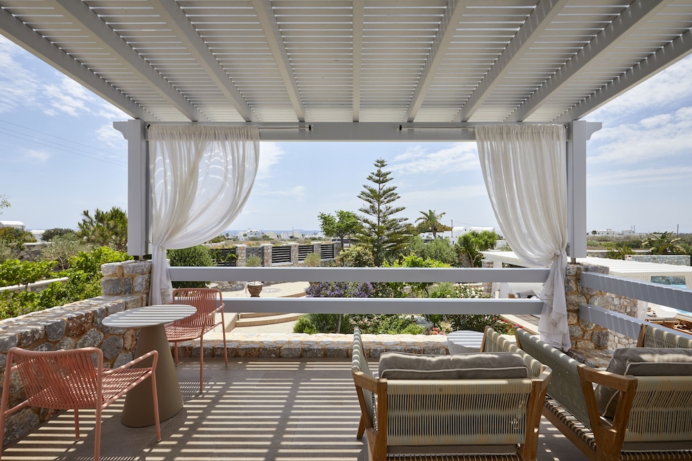 Orabel Suites — Hotel building in Aghios Georgios (Santorini), South Aegean