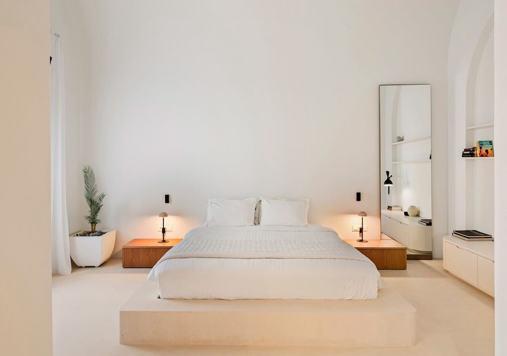 Orabel Suites — Hotel rooms in Aghios Georgios (Santorini), South Aegean