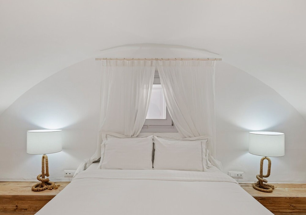 Orabel Suites — Hotel rooms in Aghios Georgios (Santorini), South Aegean