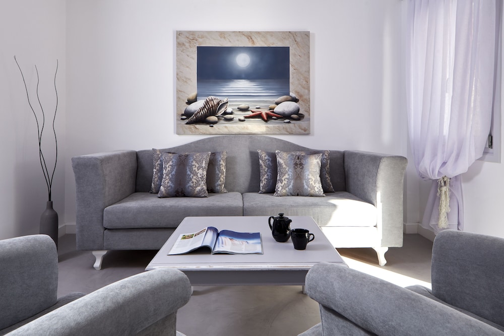 Orabel Suites — Hotel rooms in Aghios Georgios (Santorini), South Aegean