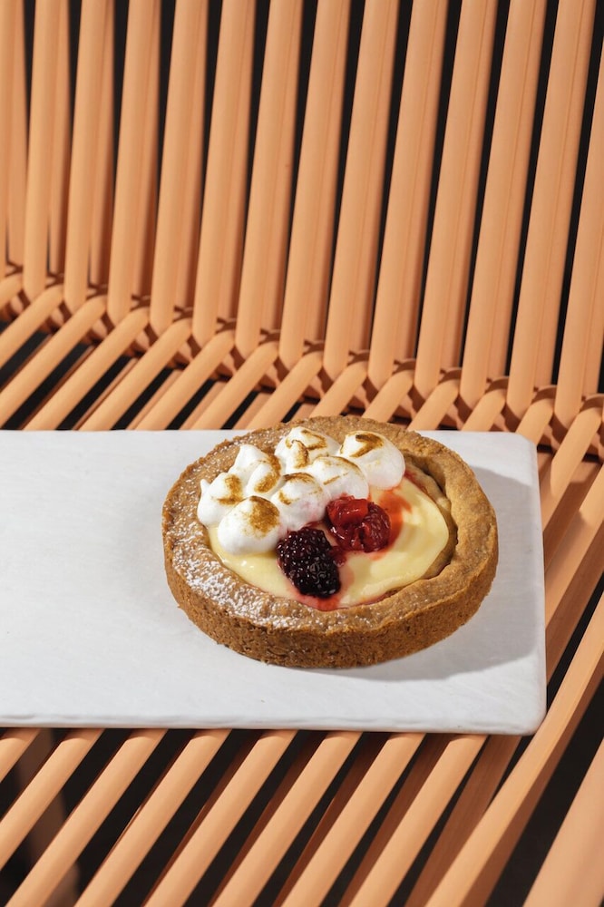Orabel Suites — Restaurant & bars in Aghios Georgios (Santorini), South Aegean