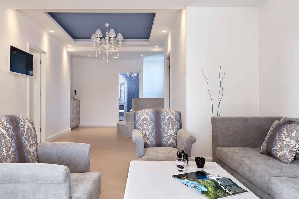 Orabel Suites — Hotel rooms in Aghios Georgios (Santorini), South Aegean