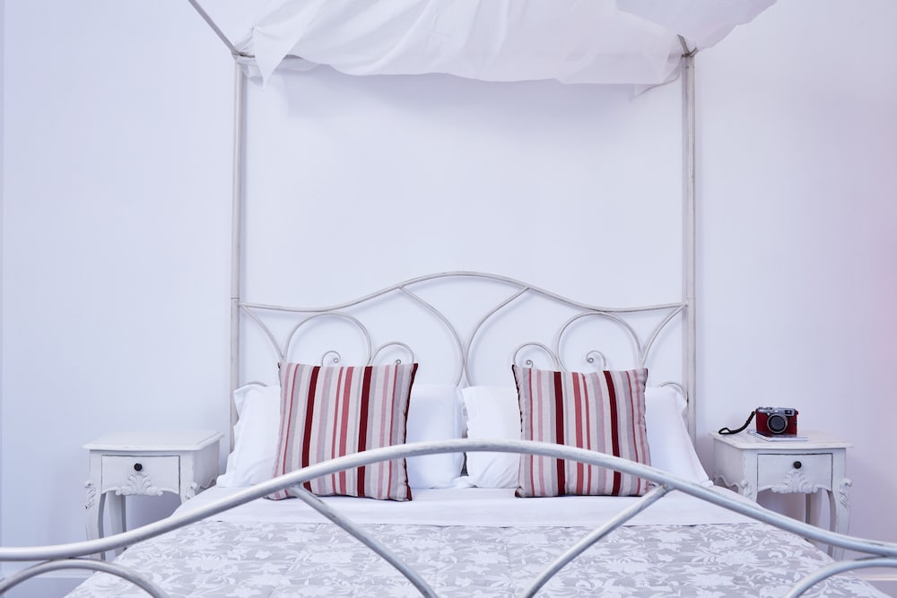 Orabel Suites — Hotel rooms in Aghios Georgios (Santorini), South Aegean