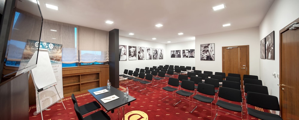Dioklecijan Hotel & Residence — Hotel building in Split, Split-Dalmatia