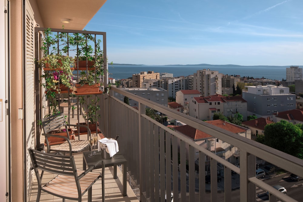 Dioklecijan Hotel & Residence — Hotel rooms in Split, Split-Dalmatia