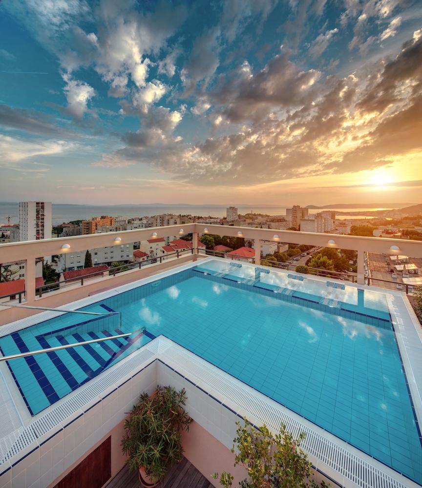 Dioklecijan Hotel & Residence — Swimming pool in Split, Split-Dalmatia