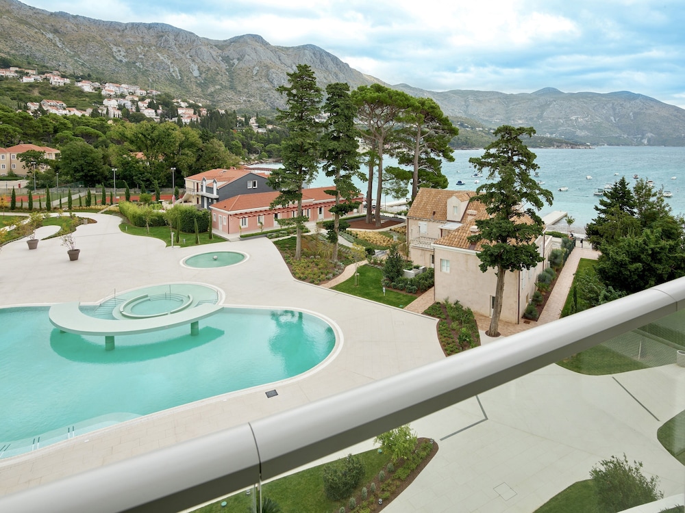 Sheraton Dubrovnik Riviera Hotel — Swimming pool in Srebreno, Dubrovnik-Neretva