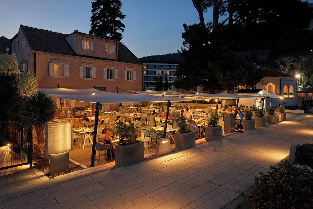 Sheraton Dubrovnik Riviera Hotel — Restaurant & bars in Srebreno, Dubrovnik-Neretva