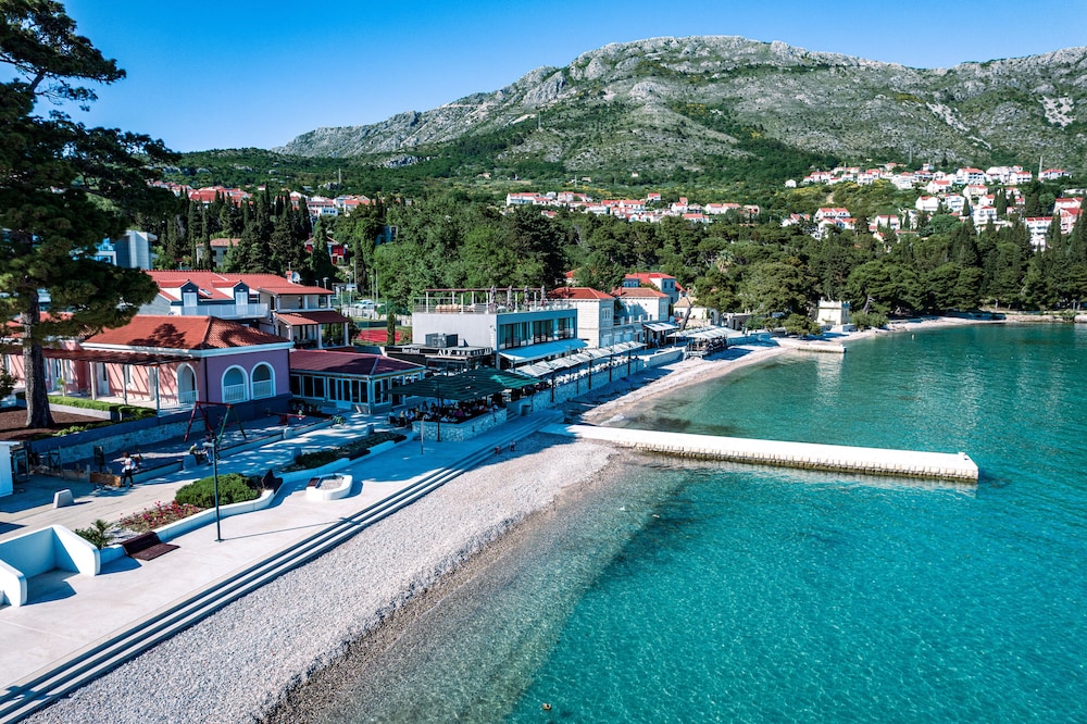Sheraton Dubrovnik Riviera Hotel — Beach in Srebreno, Dubrovnik-Neretva