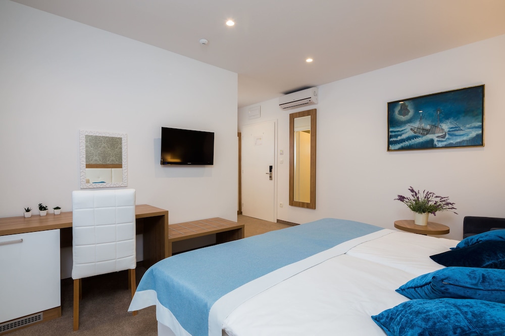 Hotel Corner — Hotel rooms in Split, Split-Dalmatia