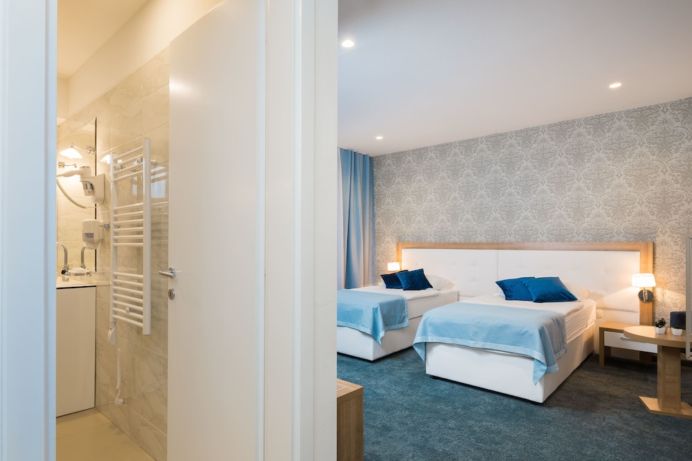Hotel Corner — Hotel rooms in Split, Split-Dalmatia
