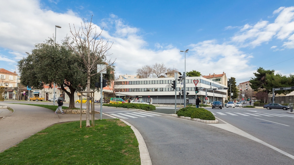 Hotel Corner — Hotel building in Split, Split-Dalmatia