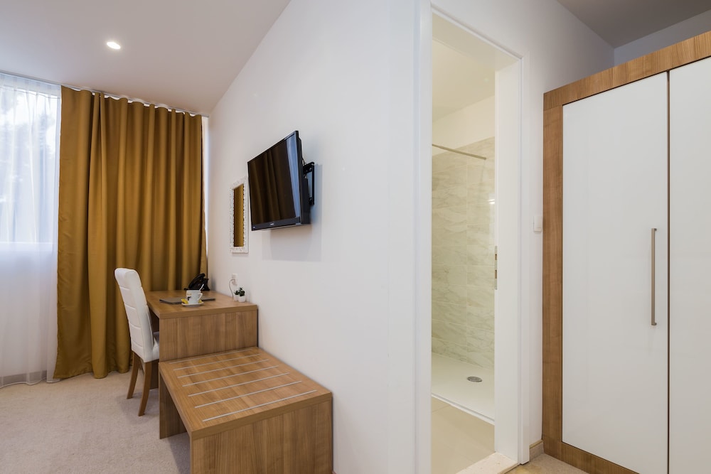Hotel Corner — Hotel rooms in Split, Split-Dalmatia