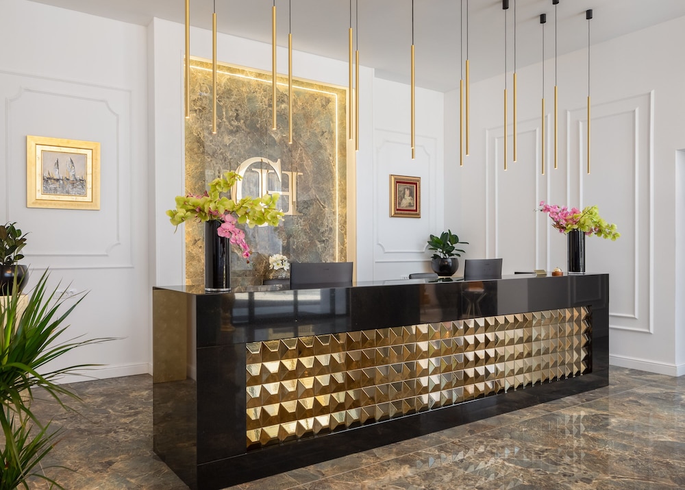 Hotel Corner — Hotel building in Split, Split-Dalmatia