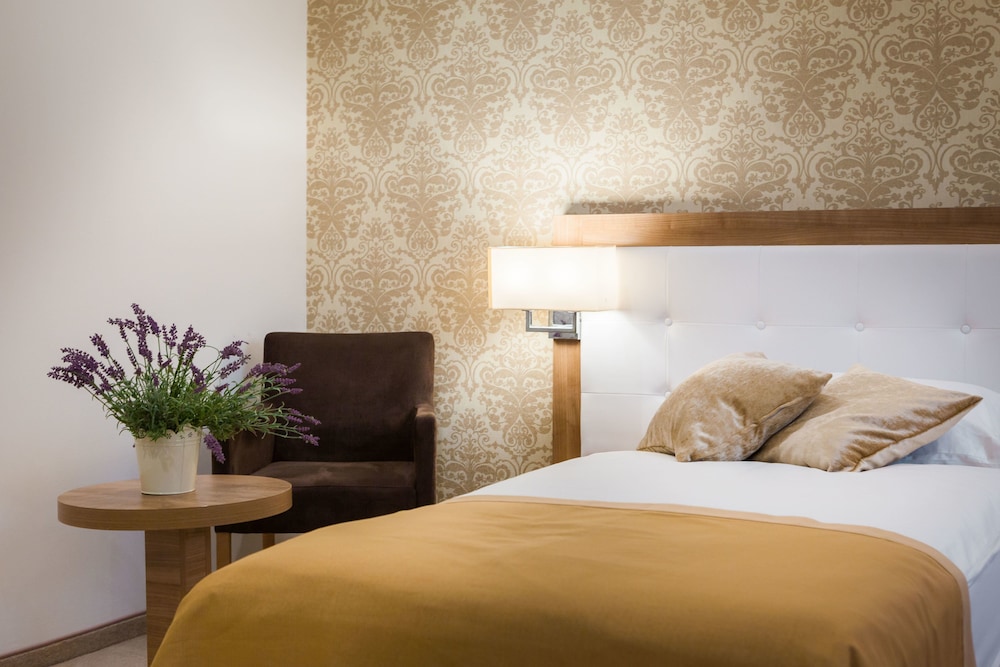 Hotel Corner — Hotel rooms in Split, Split-Dalmatia