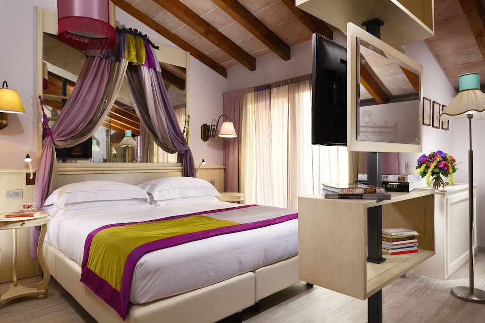 Hotel Ville sull'Arno - Preferred Hotels & Resorts — Hotel rooms in Florence, Tuscany