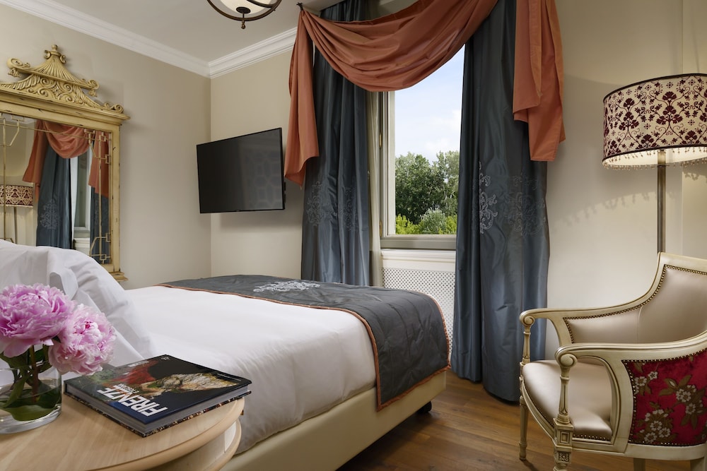 Hotel Ville sull'Arno - Preferred Hotels & Resorts — Hotel rooms in Florence, Tuscany