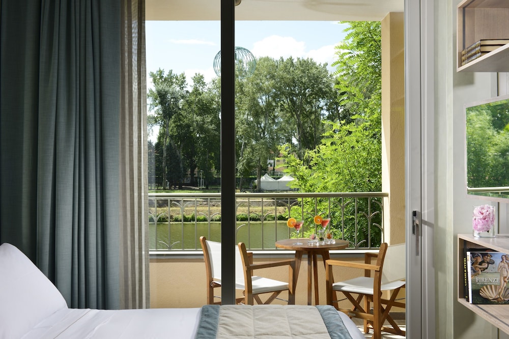 Hotel Ville sull'Arno - Preferred Hotels & Resorts — Hotel rooms in Florence, Tuscany