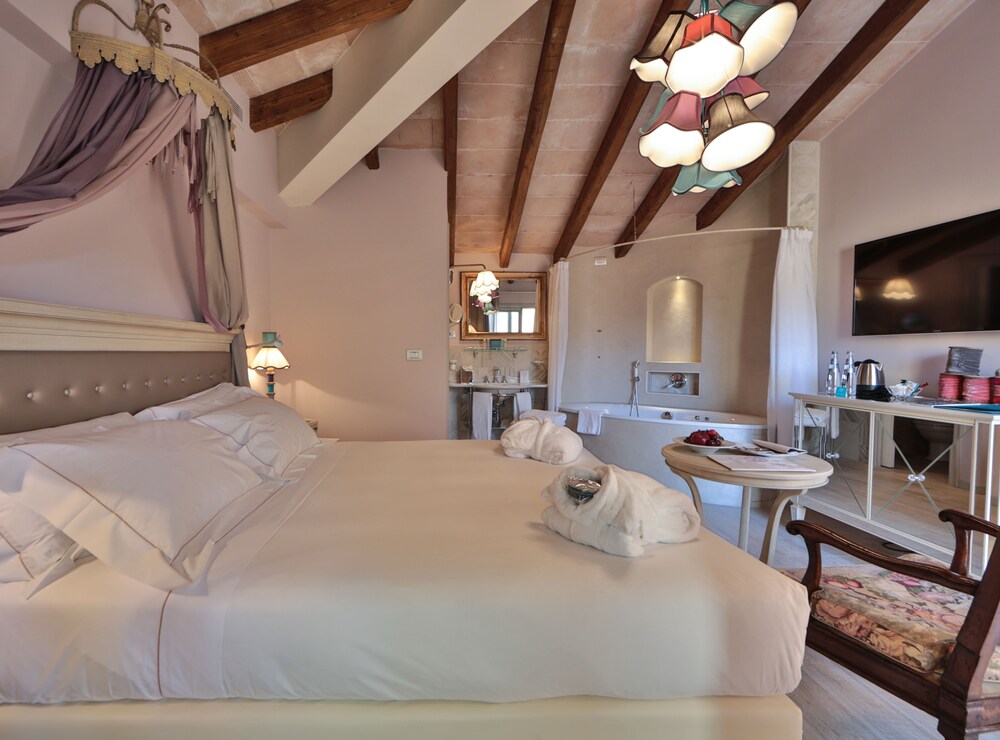 Hotel Ville sull'Arno - Preferred Hotels & Resorts — Hotel rooms in Florence, Tuscany