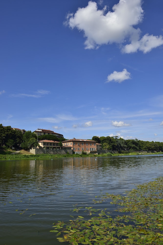 Hotel Ville sull'Arno - Preferred Hotels & Resorts — Hotel building in Florence, Tuscany