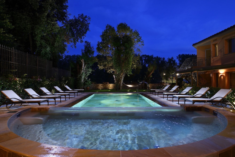 Hotel Ville sull'Arno - Preferred Hotels & Resorts — Swimming pool in Florence, Tuscany