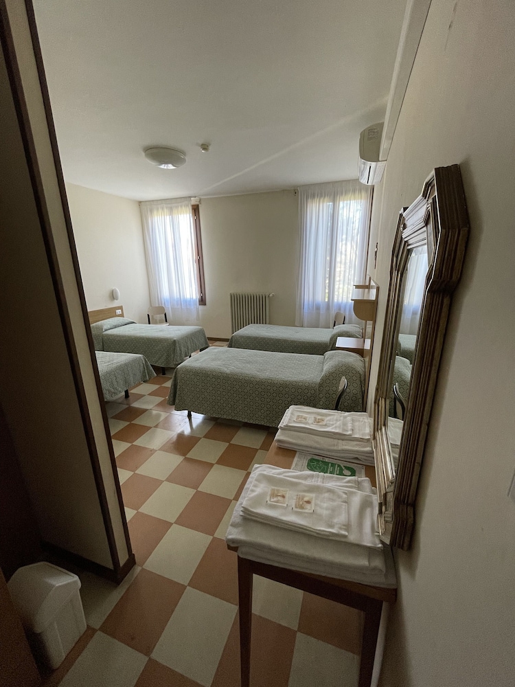 Casa Caburlotto — Hotel rooms in Venice, Veneto