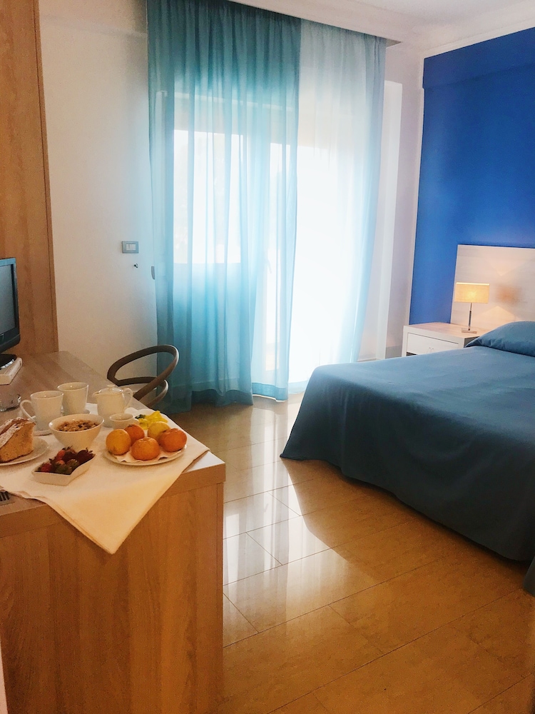 Hotel Conchiglia D'oro — Hotel rooms in Palermo, Sicily
