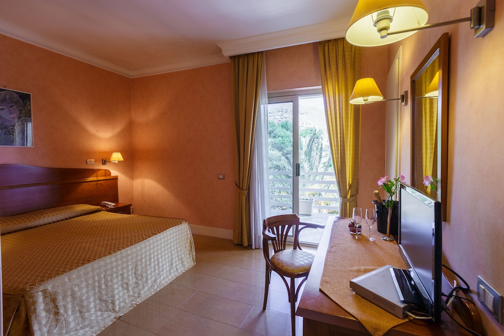 Hotel Conchiglia D'oro — Hotel rooms in Palermo, Sicily